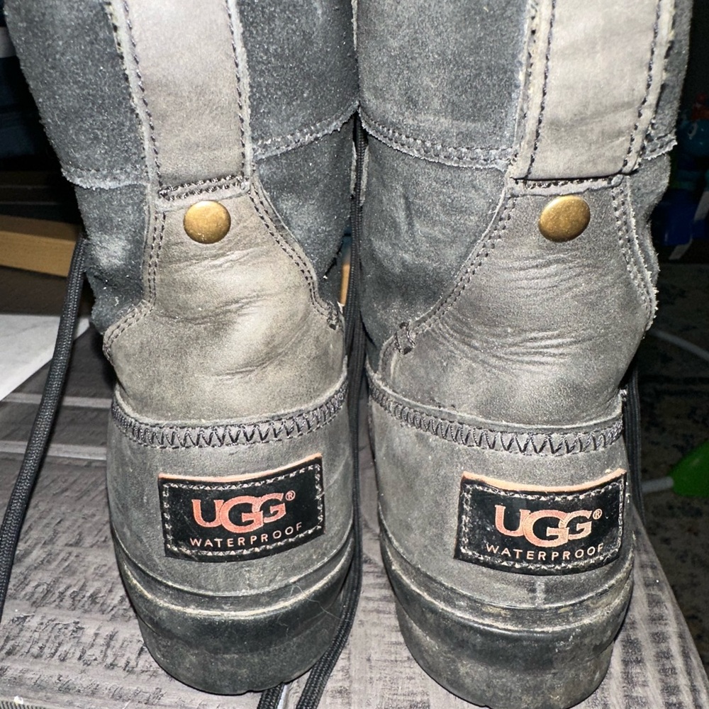 women’s uggs boots - worn